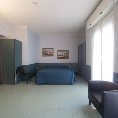 Hotel Tirreno Genoa Bagian luar foto
